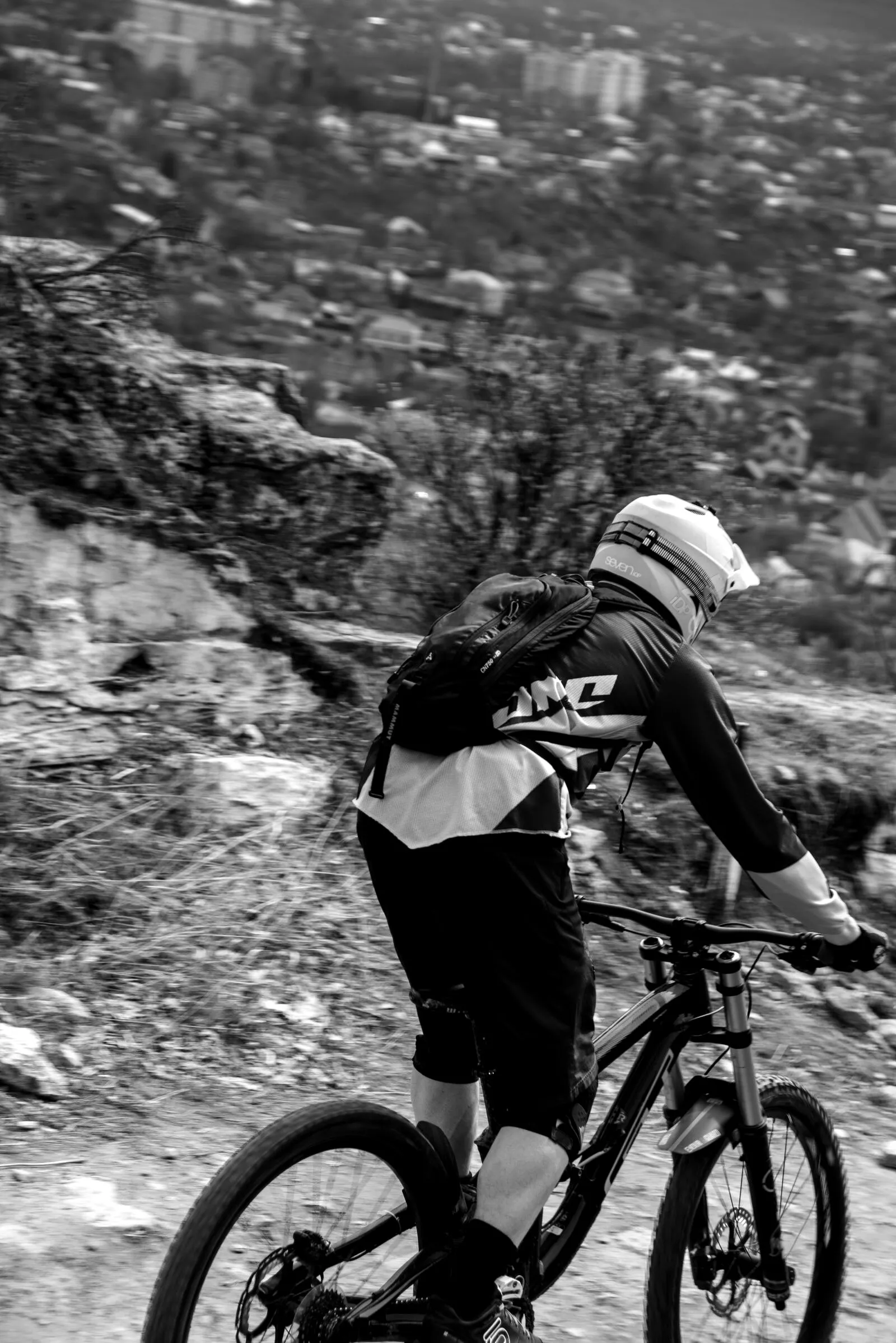 Presión de neumáticos en MTB: la guía para acertar (y por qué importa tanto)